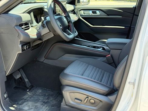 New 2026 Ford Explorer ST-Line w/ ST-Line Street Pack RWD image 5