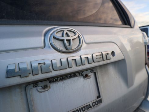 Used 2015 Toyota 4Runner SR5 image 13