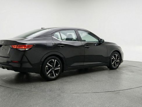 Used 2025 Nissan Sentra SV image 9