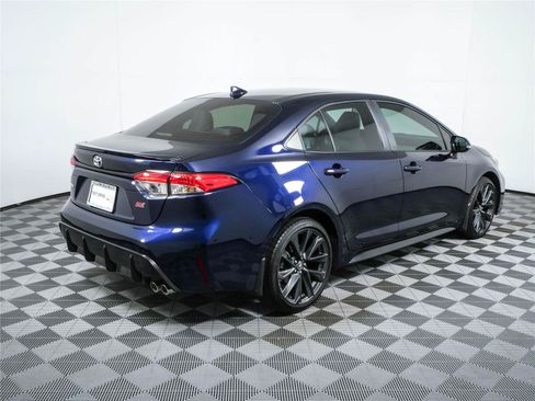 Used 2025 Toyota Corolla SE FWD image 3