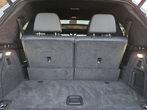 Certified 2025 BMW X7 xDrive40i w/ M Sport Package image 28