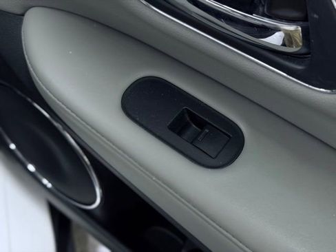Used 2017 Honda HR-V EX-L image 15