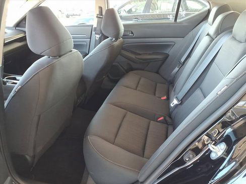 Used 2024 Nissan Altima 2.5 SV image 17