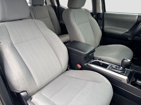 Used 2018 Toyota Tacoma SR5 image 25