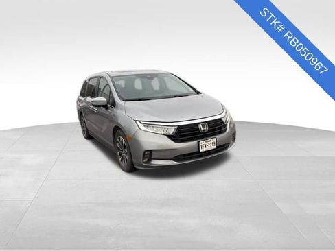 Used 2024 Honda Odyssey EX-L image 3
