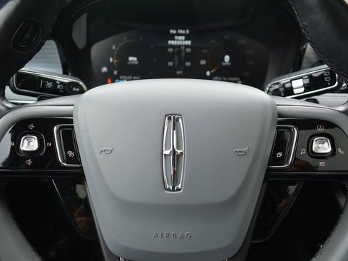 Used 2022 Lincoln Corsair Reserve w/ Equipment Group 201A image 13