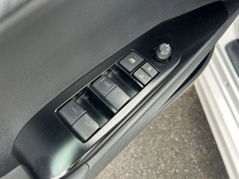 Used 2025 Toyota Camry SE image 23