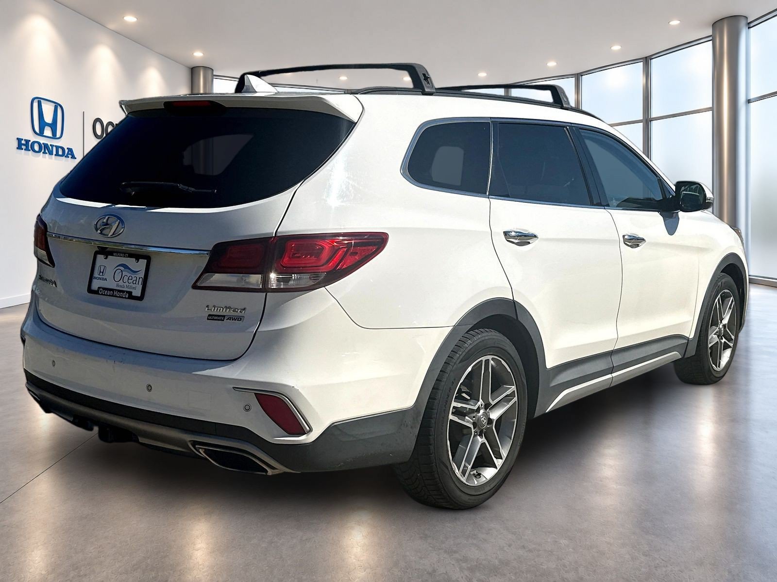 Used 2017 Hyundai Santa Fe Limited AWD/4WD image 5