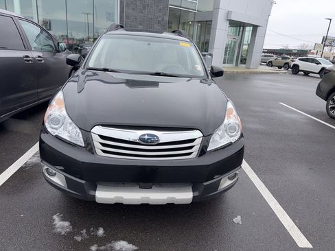 Used 2011 Subaru Outback 3.6R Limited image 8