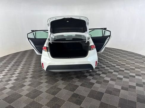 Used 2025 Toyota Corolla LE FWD image 19