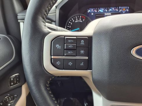 Certified 2022 Ford Expedition XLT image 18