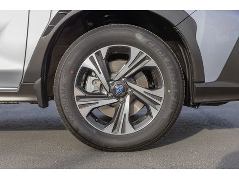 Used 2024 Subaru Crosstrek 2.0i Premium image 9