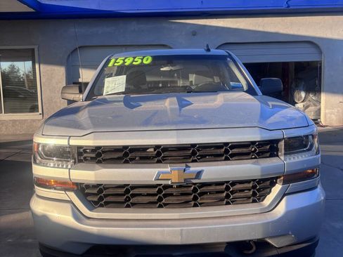 Used 2018 Chevrolet Silverado 1500 Custom w/ Custom Value Package image 3
