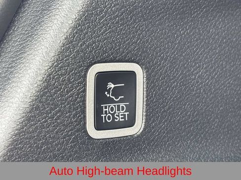 New 2027 Chrysler Pacifica Select FWD image 38