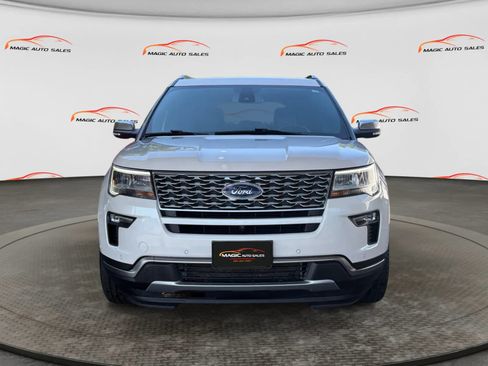 Used 2018 Ford Explorer Platinum AWD/4WD image 3