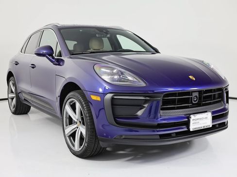 Certified 2026 Porsche Macan AWD/4WD image 9