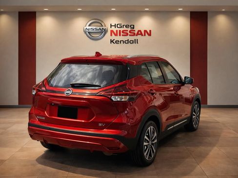 Used 2023 Nissan Kicks SV FWD image 4