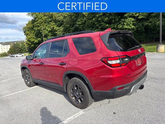 Used 2025 Honda Pilot TrailSport image 5