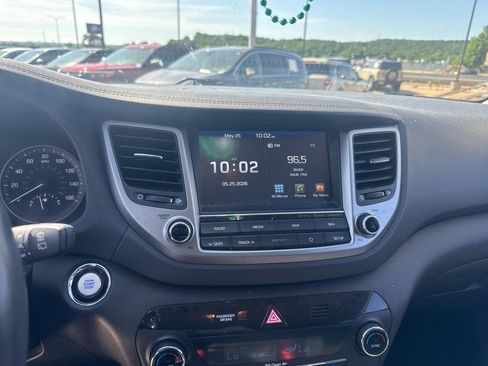 Used 2018 Hyundai Tucson SEL Plus w/ Cargo Package AWD/4WD image 9