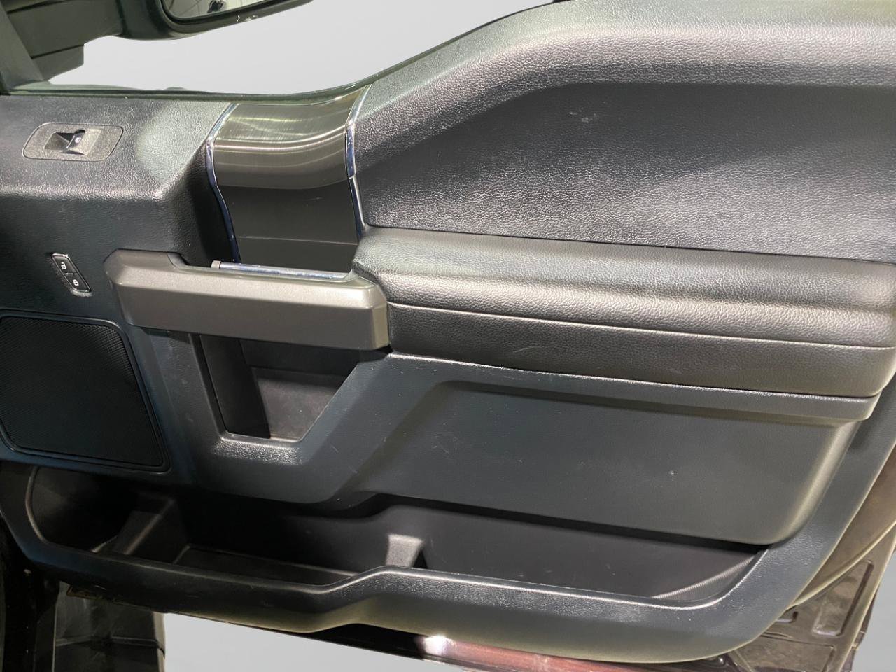 Used 2019 Ford F150 XLT w/ Equipment Group 302A Luxury AWD/4WD image 23