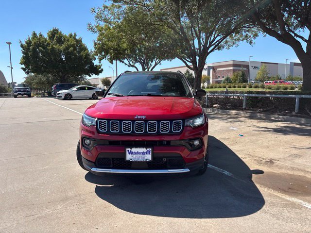 Used 2025 Jeep Compass Limited AWD/4WD image 2