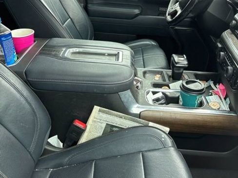 Used 2022 Chevrolet Silverado 1500 High Country w/ Z71 Off-Road Package AWD/4WD image 11