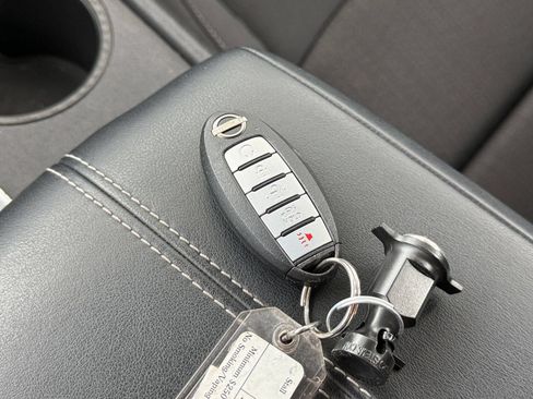 Used 2025 Nissan Altima 2.5 SV FWD image 21