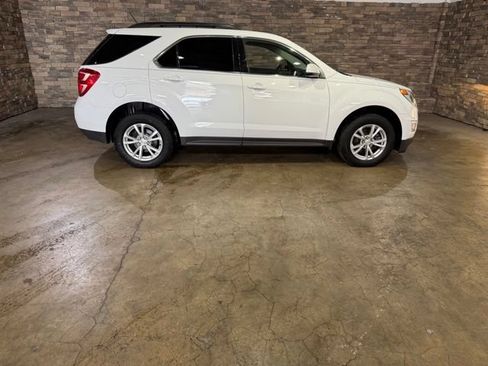 Used 2017 Chevrolet Equinox LT w/ Convenience Package FWD image 10