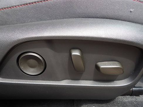 Certified 2025 Chevrolet Equinox RS w/ Safety and Technology Package AWD/4WD image 44