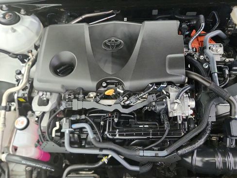 Used 2025 Toyota Camry LE w/ Convenience Package image 37