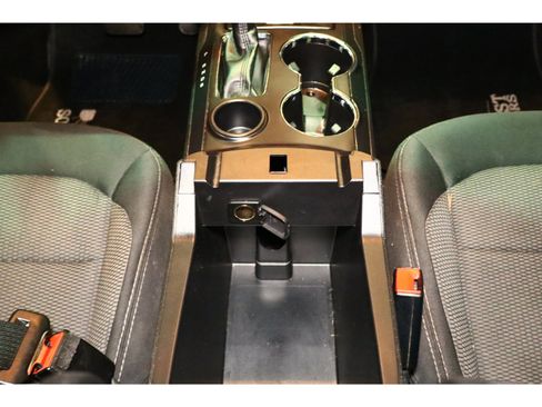 Used 2019 Ford Explorer XLT image 29