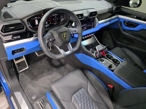 Used 2025 Lamborghini Urus SE image 7