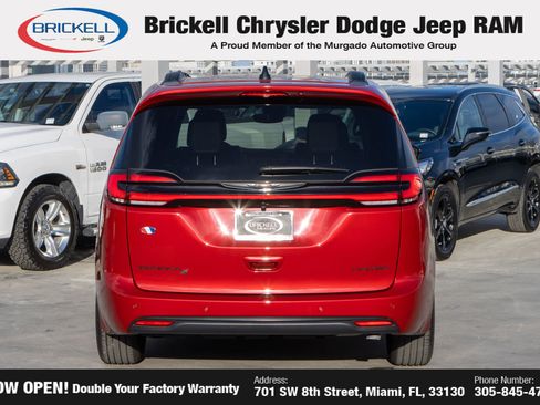 New 2026 Chrysler Pacifica Limited w/ S Appearance Package image 6