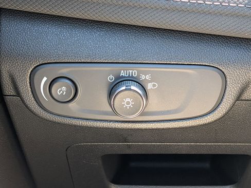 Used 2024 Chevrolet TrailBlazer LT AWD/4WD image 16