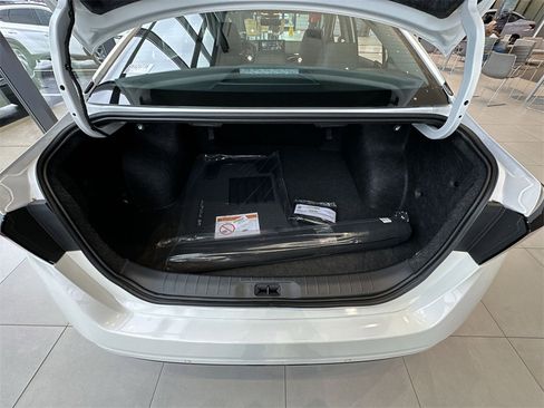 New 2025 Nissan Altima 2.5 SR image 13