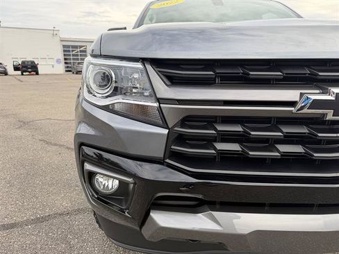 Used 2022 Chevrolet Colorado Z71 AWD/4WD image 12
