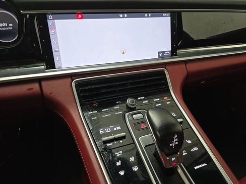Used 2019 Porsche Panamera 4 AWD/4WD image 4