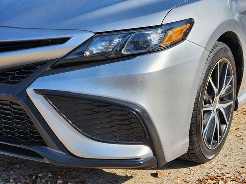 Used 2023 Toyota Camry SE image 8