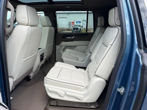 New 2026 GMC Yukon XL Denali w/ Sun & Power Step Package AWD/4WD image 9