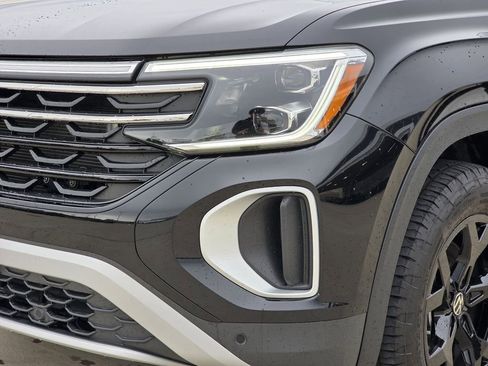 Used 2024 Volkswagen Atlas Peak Edition SEL AWD/4WD image 7