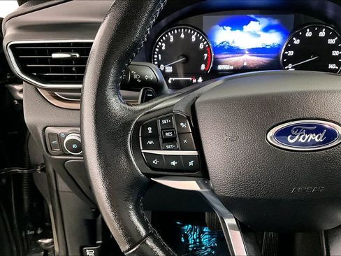 Used 2020 Ford Explorer Limited image 18