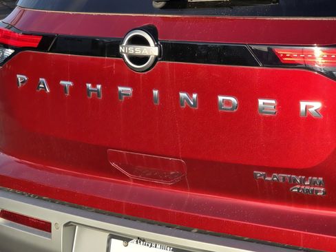 Used 2023 Nissan Pathfinder Platinum image 25