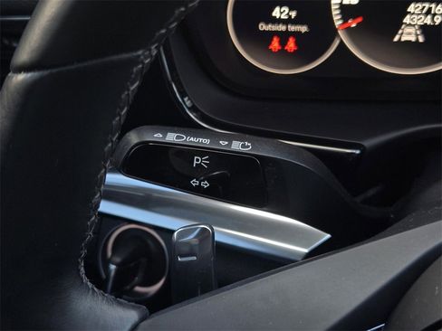 Used 2022 Porsche Panamera 4 w/ Premium Package image 35