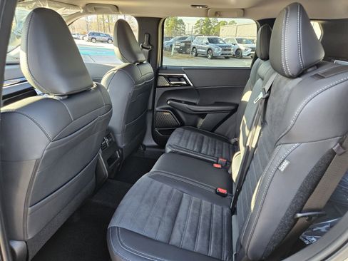 New 2026 Mitsubishi Outlander image 10
