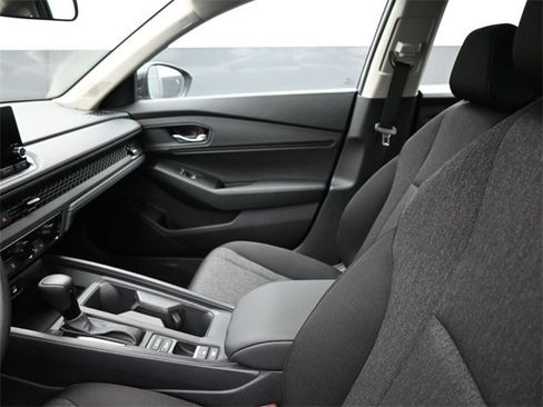 New 2025 Honda Accord SE image 18