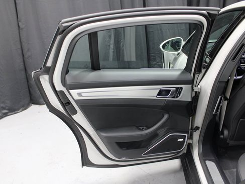 Used 2023 Porsche Panamera 4S image 22