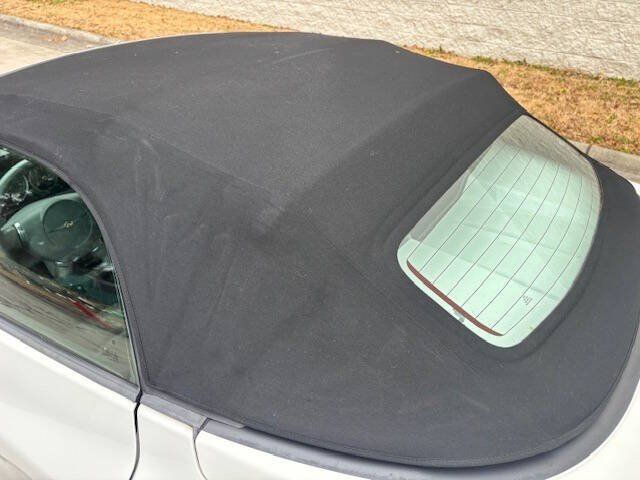 Used 2005 Chrysler Crossfire Limited RWD image 10