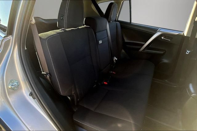 Used 2018 Toyota RAV4 XLE AWD/4WD image 23