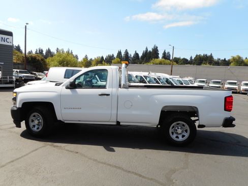 Used 2017 Chevrolet Silverado 1500 W/T w/ Trailering Package RWD image 2