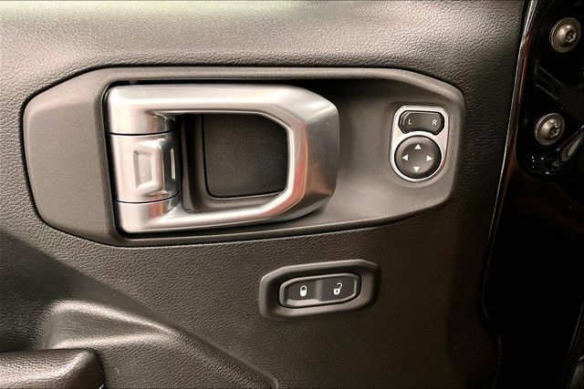 Used 2021 Jeep Wrangler Rubicon w/ Uconnect 4C Nav & Sound Group AWD/4WD image 35